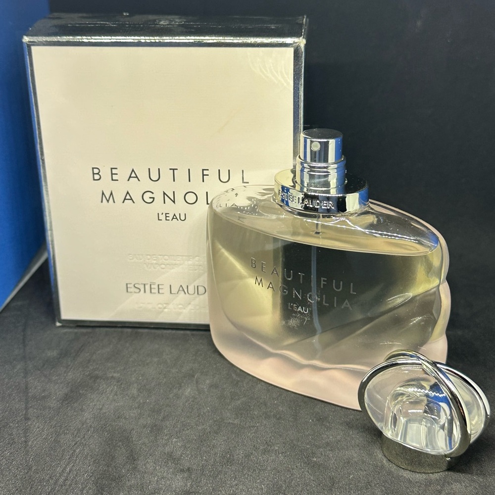 Estee Lauder Beautiful Magnolia L’Eau EDT 1.7oz. ✨lightly sprayed with box✨